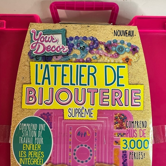 Your Décor Ultimate Jewelry Center Craft Kit – 3,000 Beads, 30+ Jewelry Pieces - Picture 8 of 16